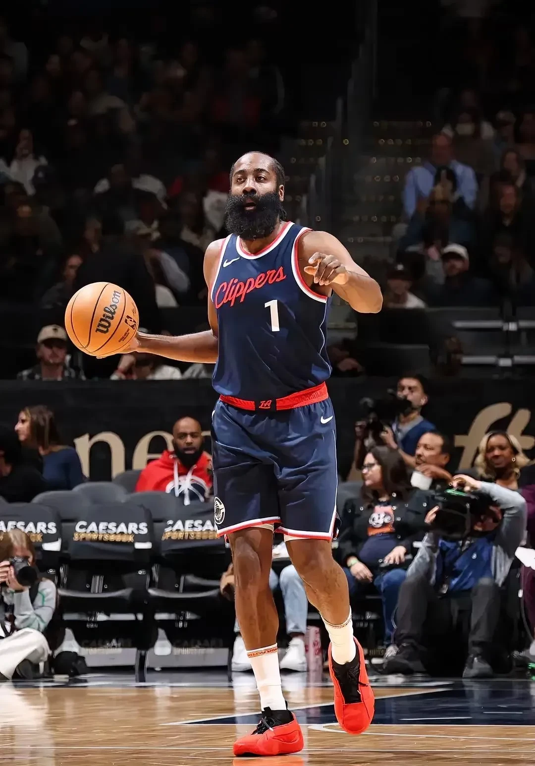 火箭自信满满!哈登带领球队击败马刺晋级