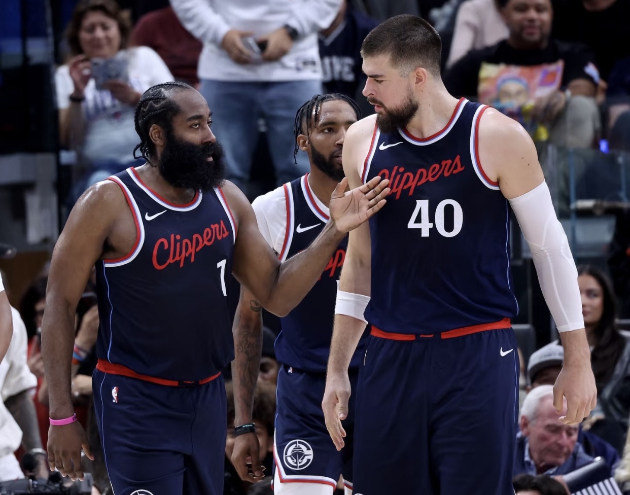 开云体育官方登录入口-快船力克凯尔特人，继续领先西部