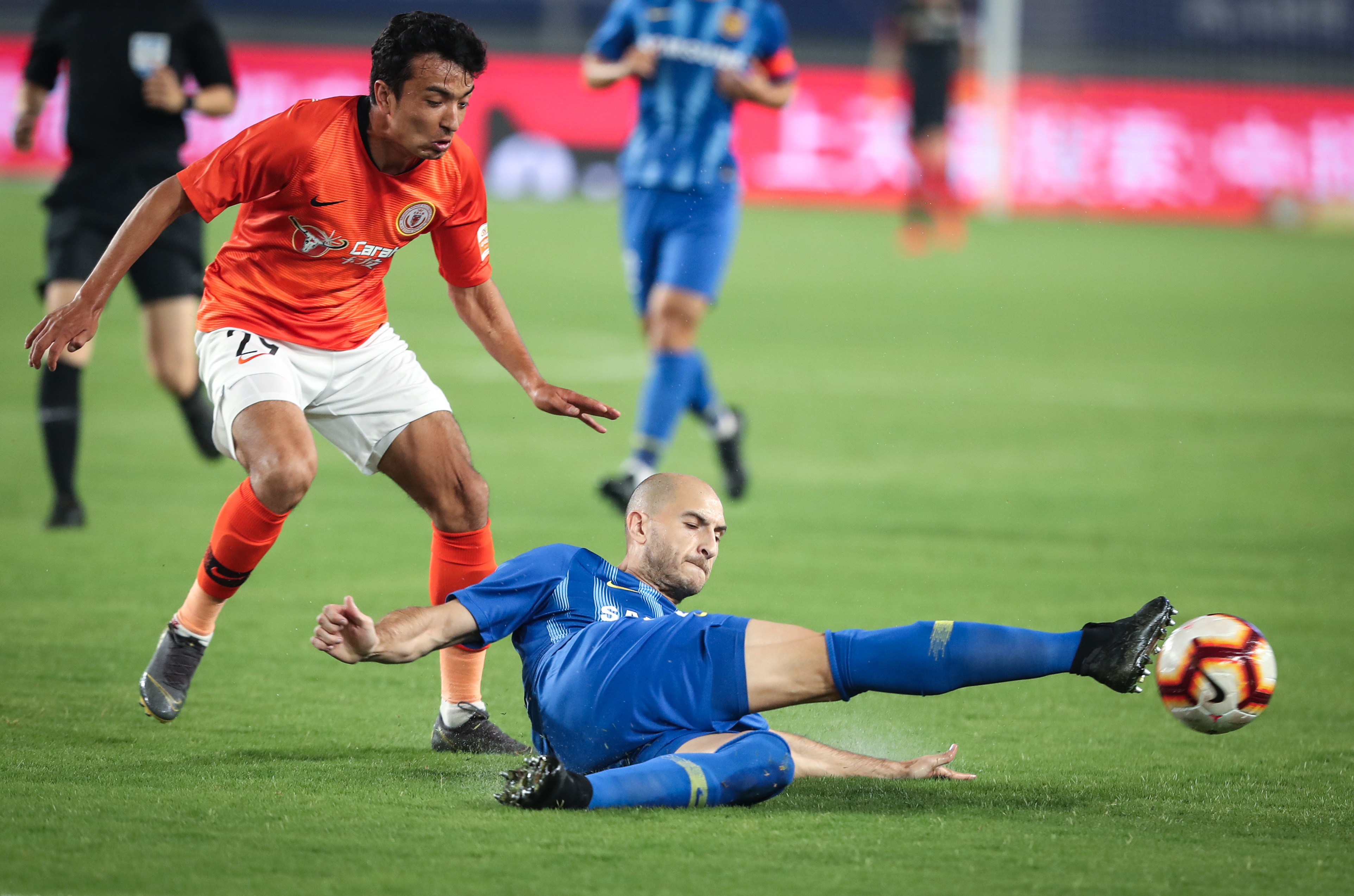 开云体育在线-中场节奏:苏宁中场组织持续稳定助攻进球!的简单介绍