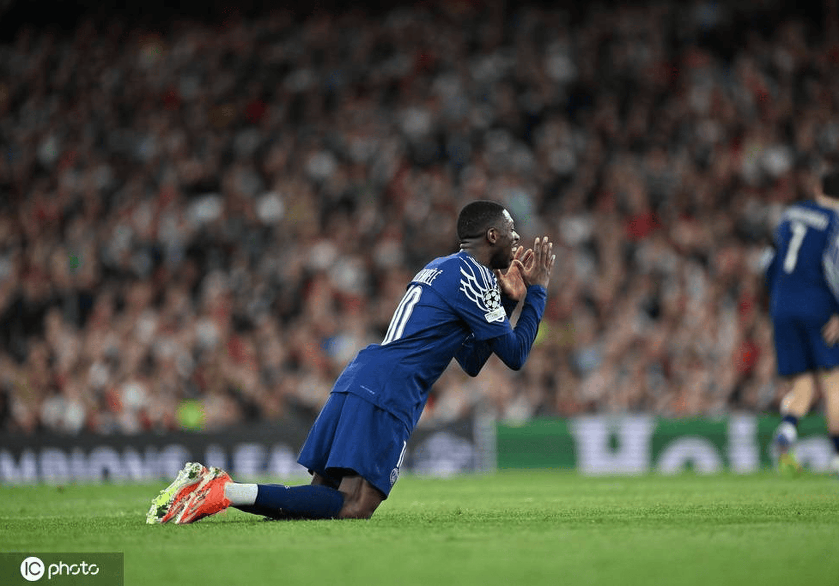 开云体育竞技-巴黎圣日耳曼迎来胜利，豪取三分的简单介绍