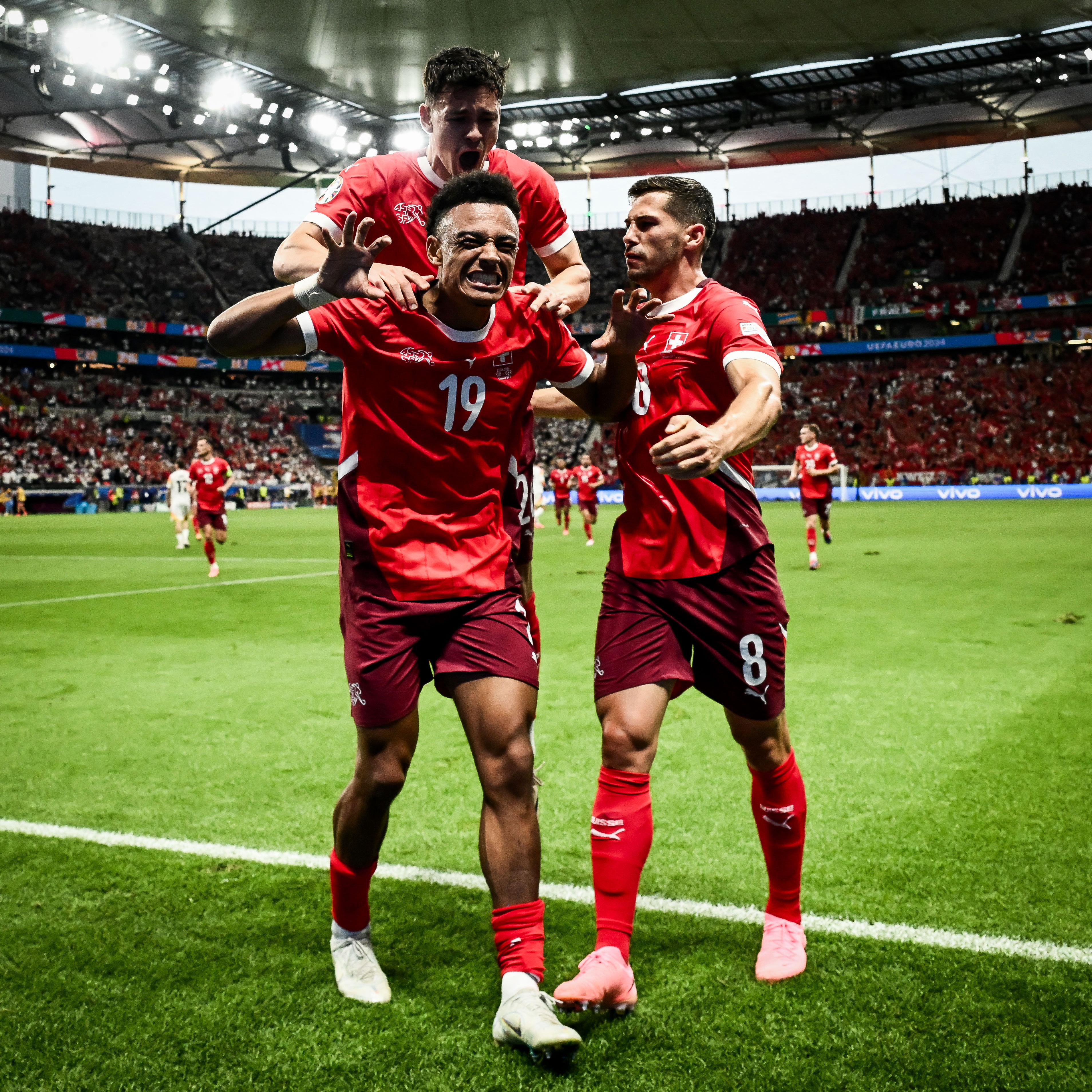 荷兰战胜瑞士晋级欧洲杯决赛