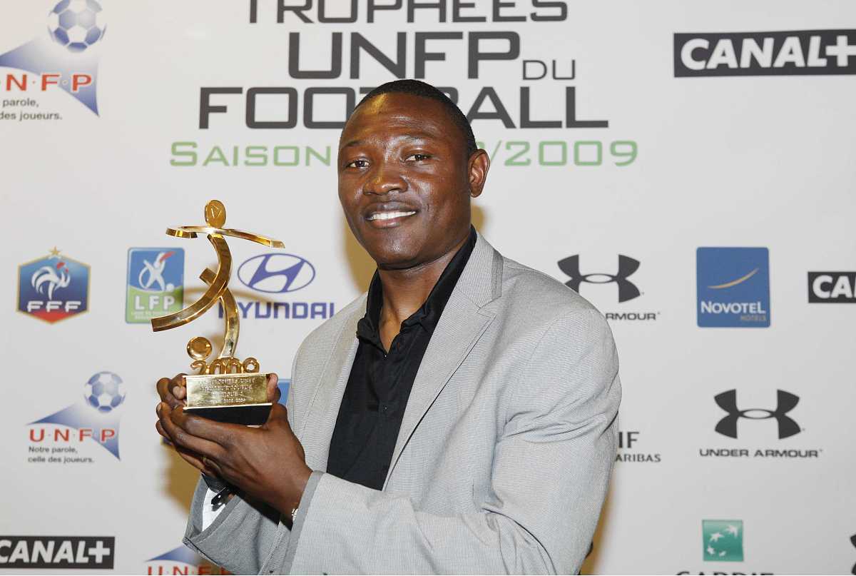 欧洲巨星：戈贝尔获得最佳防守球员的简单介绍